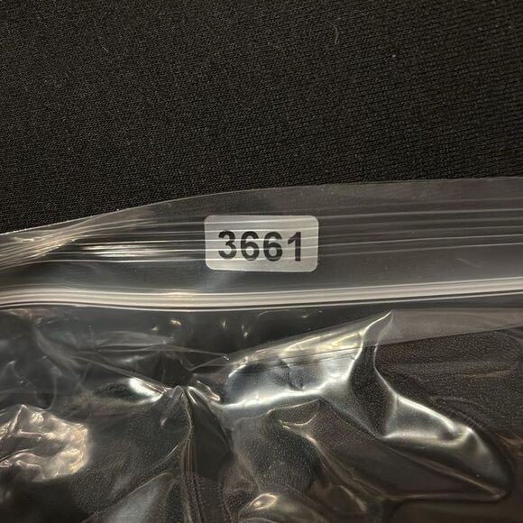 Forever 21 short sleeve v-neck black jumpsuit size 2X - Picture 5 of 5